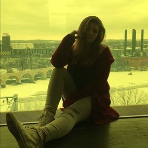 Meet your Posher, Julia